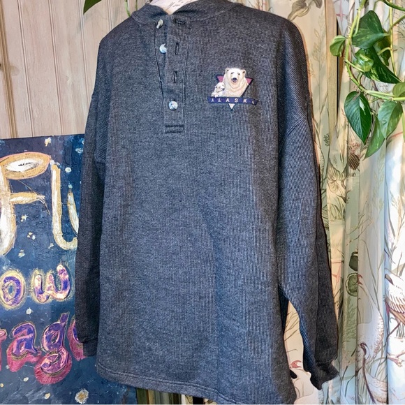 Vintage 90s Alaska Bear Embroidered Sweater Grey sz  Medium Unisex Style - Picture 3 of 7